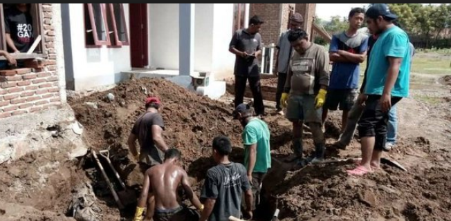 Puluhan Jenazah Korban Tsunami Aceh Ditemukan Oleh Tukang Bangunan